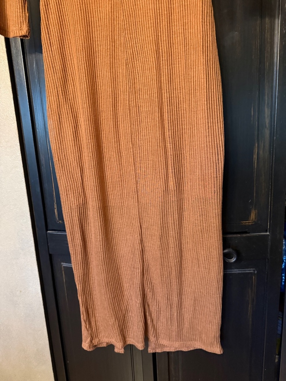 Express Ribbed Button-Front Maxi Dress - Picture 6 of 8